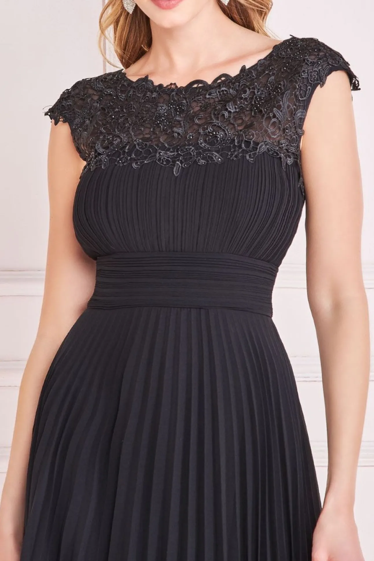 Women * Crochet & Pleated Top Midi
