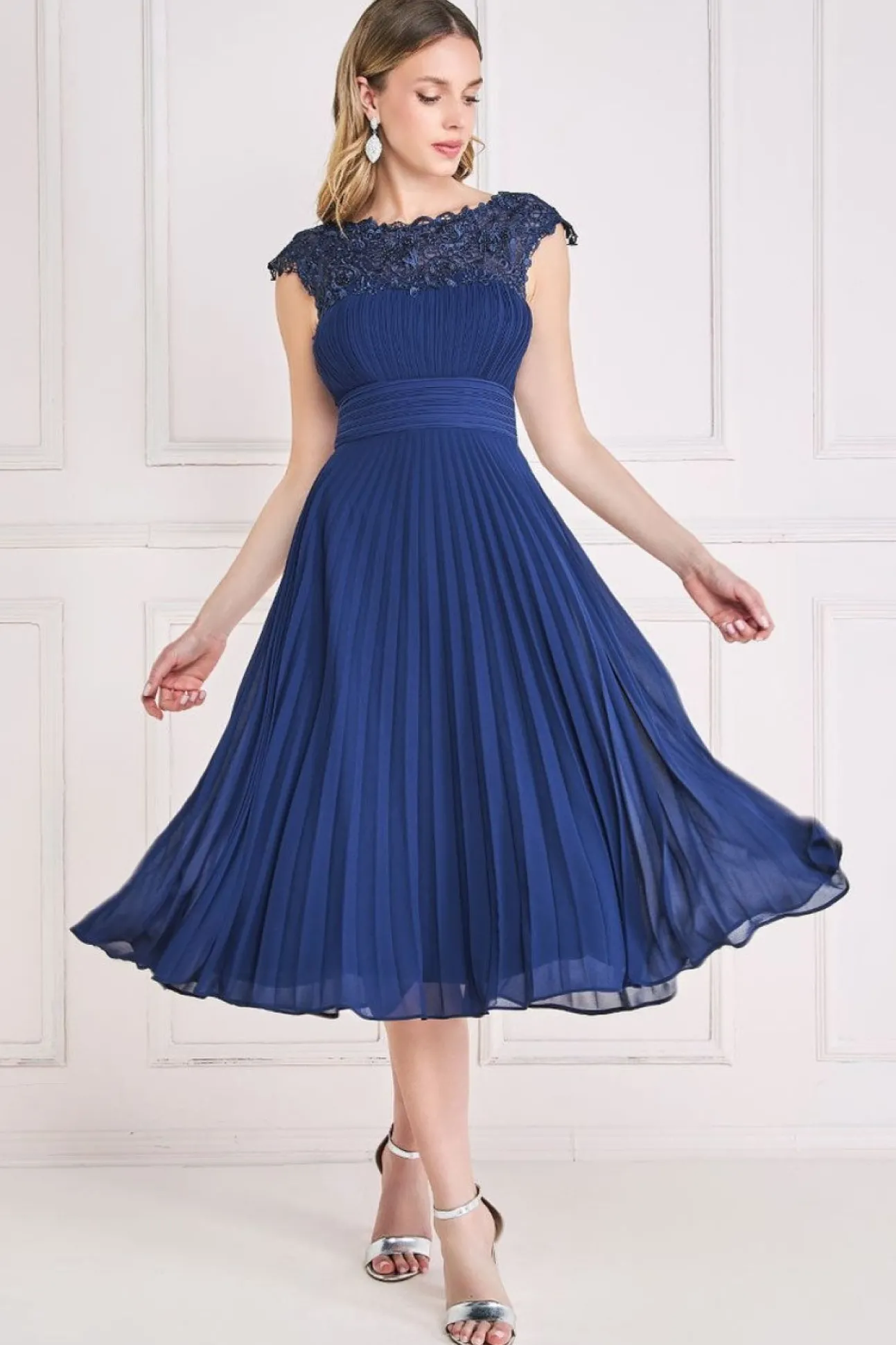 Women * Crochet & Pleated Top Midi