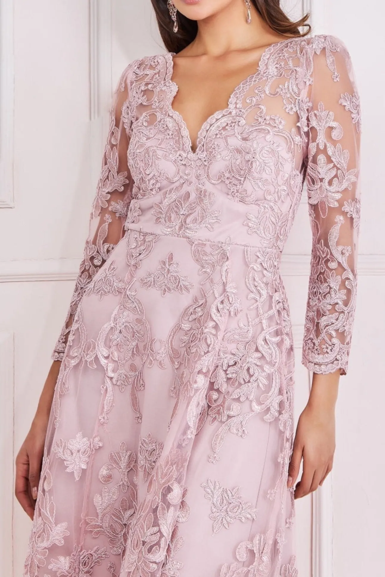 Women * Scalloped Lace Dipped Hem Midi Dress
