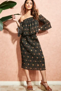 Women City Goddess Off The Shoulder Printed Crop Top