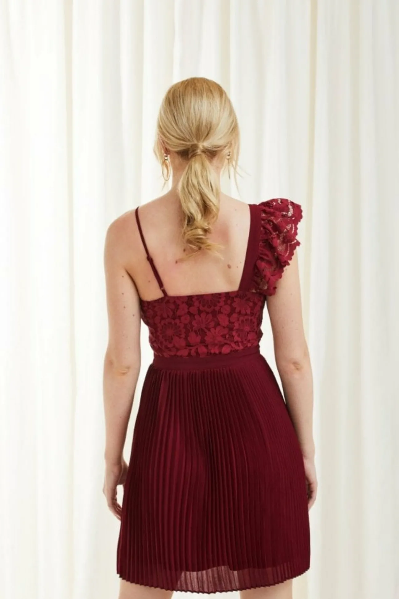 Women Double Second Asymmetric Pleated Lace Dress