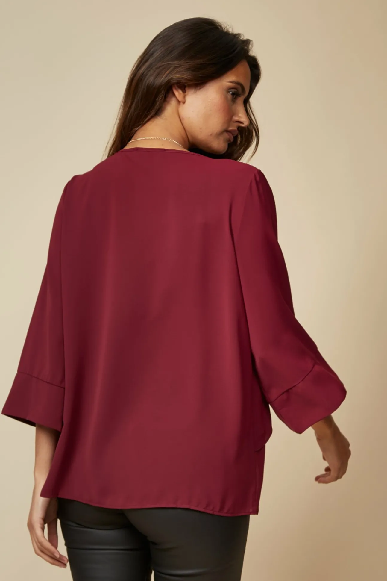 Women Hoxton Gal Layered Top 3/4 Sleeve With Necklace