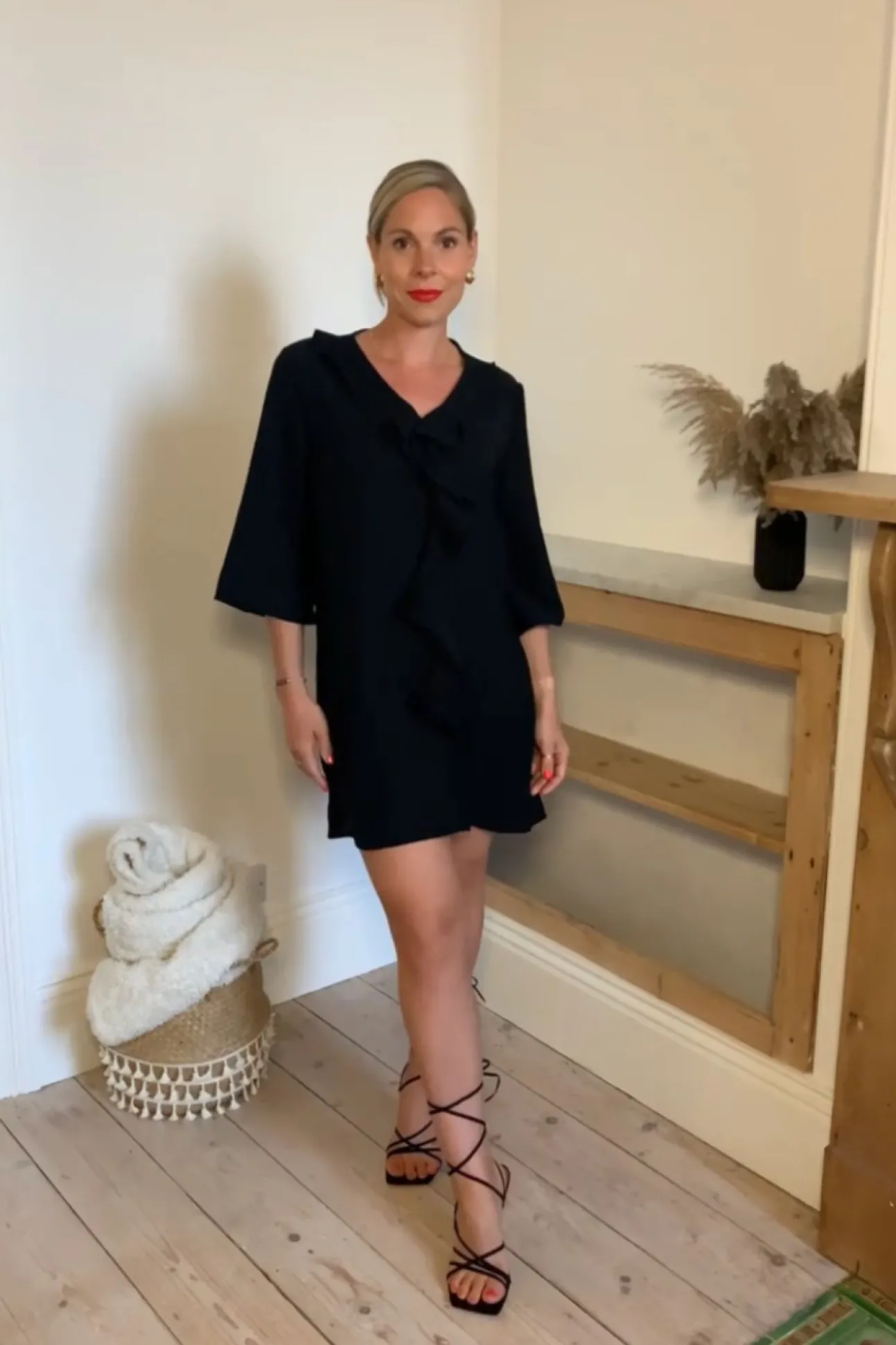 Women Hoxton Gal Oversize 3/4 Sleeves Frilled Front Tunic