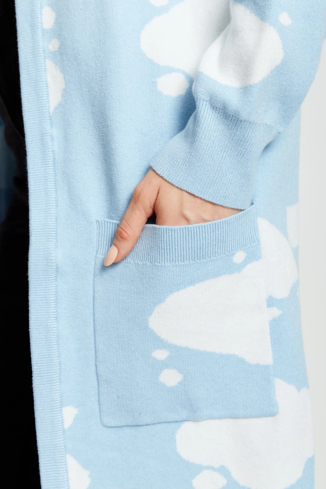 Women Liquorish Cloud Pattern Longline Cardigan In Light