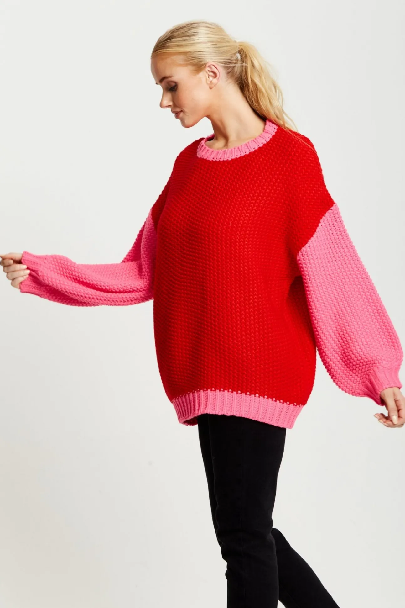 Women Liquorish Contrast Sleeve Jumper In Pink And Red