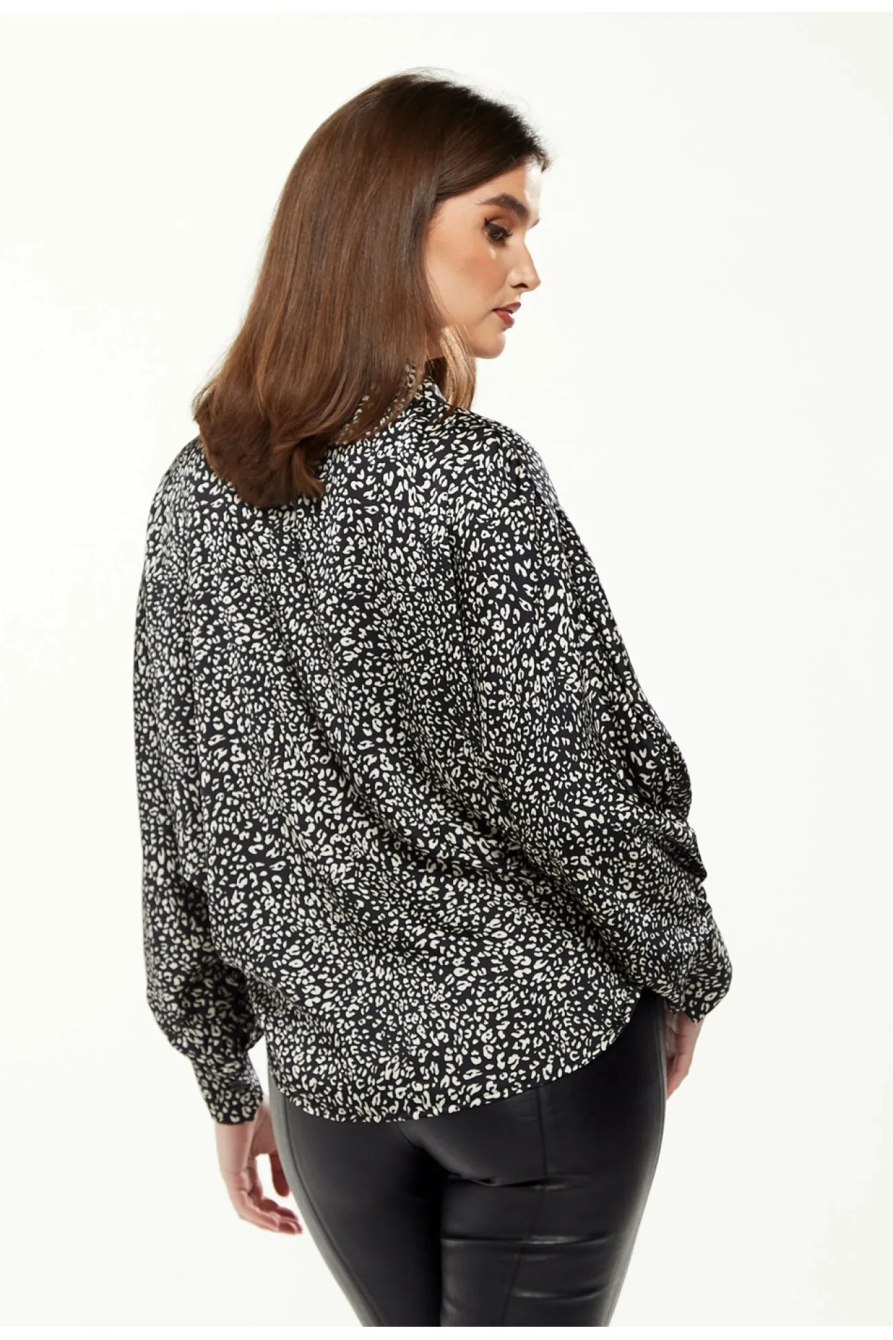 Women Liquorish Divine Grace Blouse Front Tie In Black & White