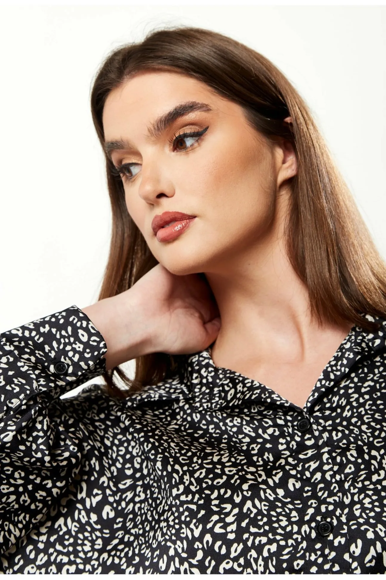 Women Liquorish Divine Grace Blouse Front Tie In Black & White