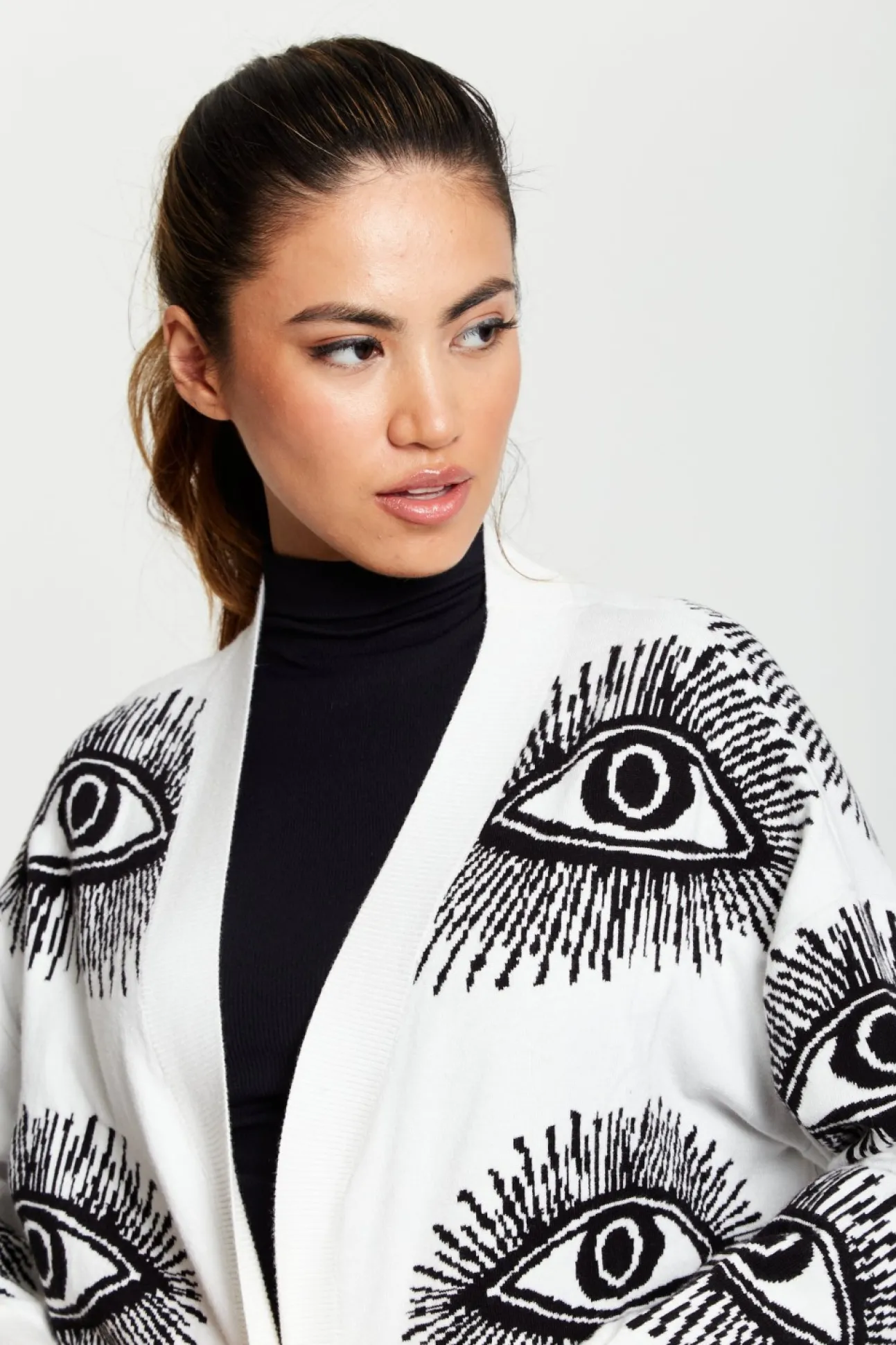 Women Liquorish Eye Pattern Longline Cardigan In