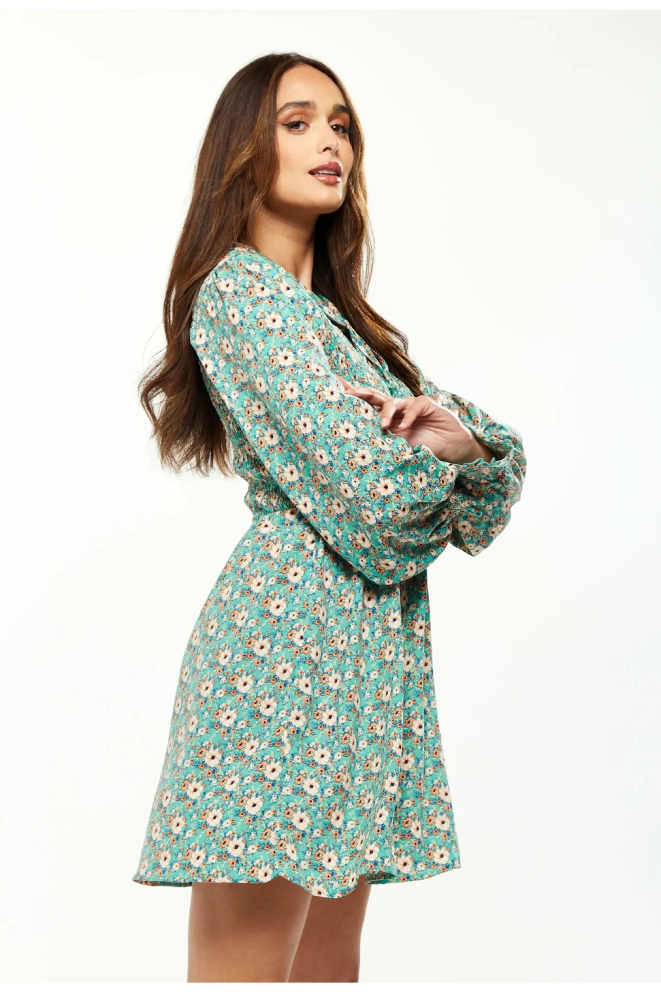 Women Liquorish Floral Print Smock Mini Dress Peter Pan