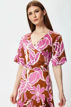 Women Liquorish Floral Top With Short Sleeves