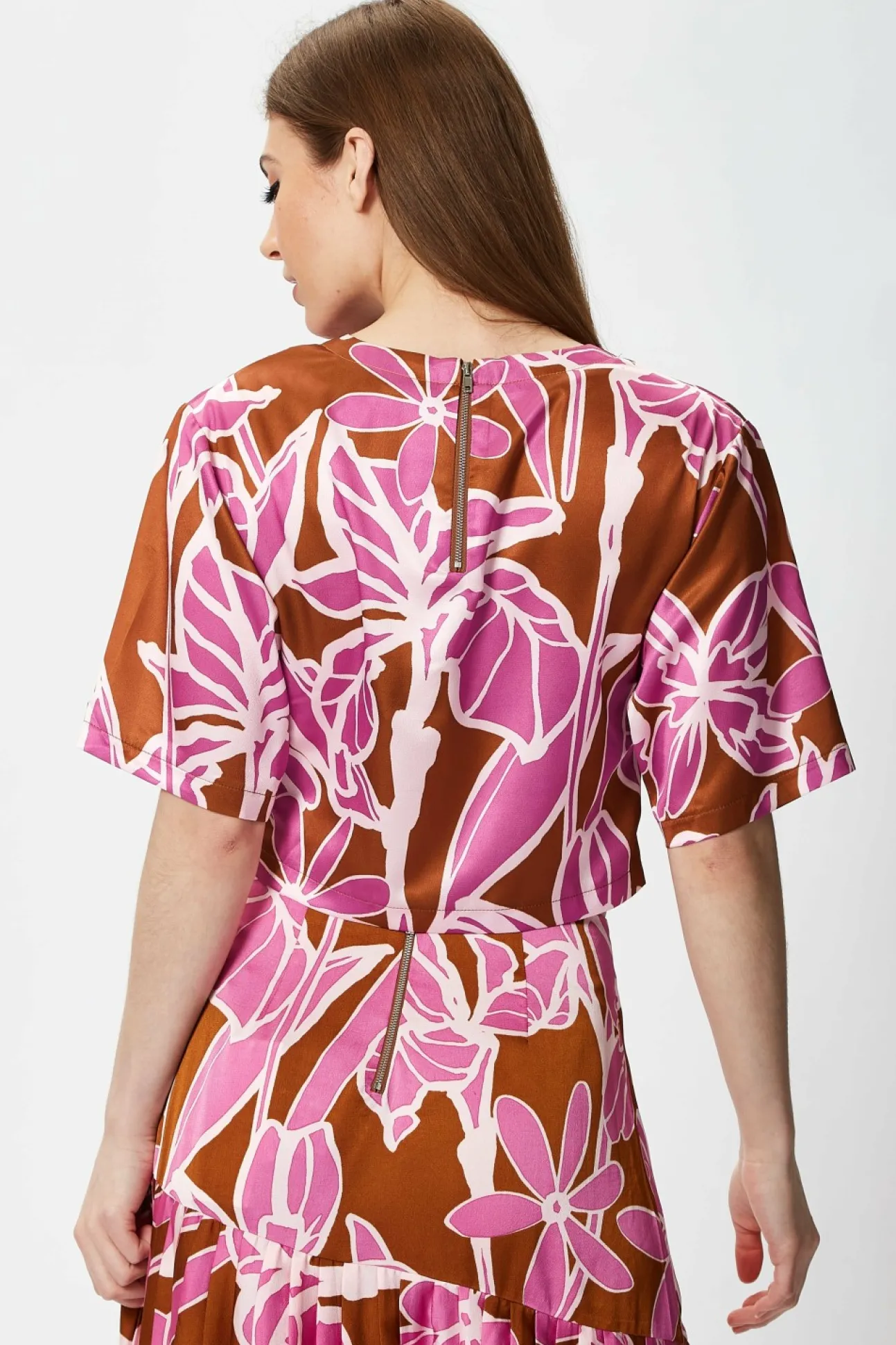 Women Liquorish Floral Top With Short Sleeves
