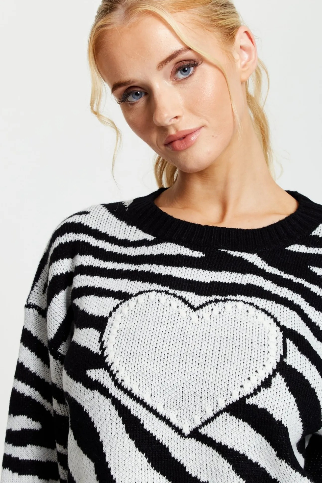 Women Liquorish Heart Jumper In And White Zebra Pattern