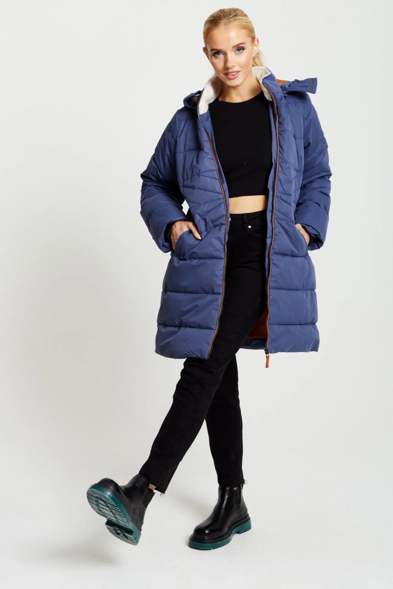 Women Liquorish Hooded Puffer Coat In