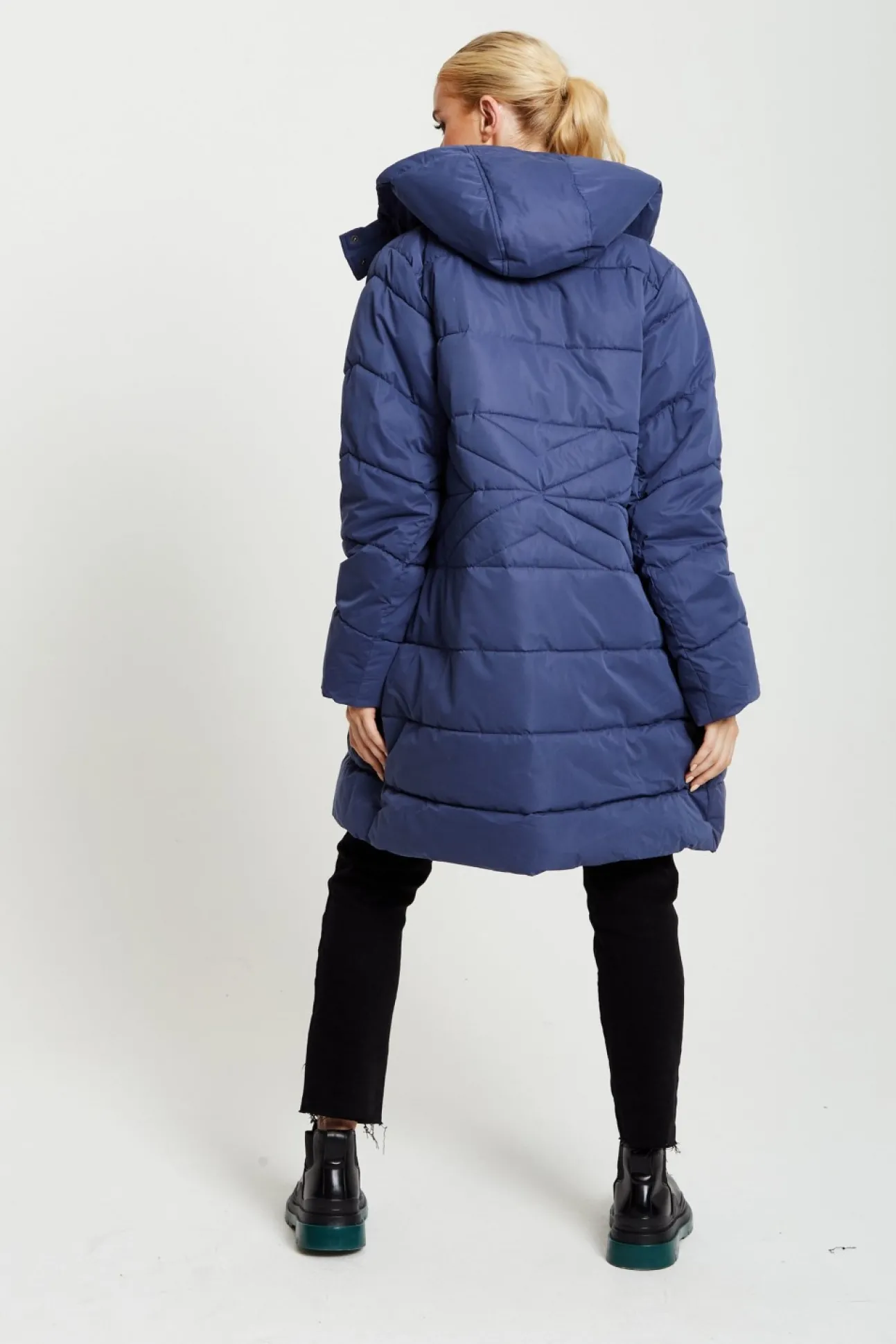 Women Liquorish Hooded Puffer Coat In