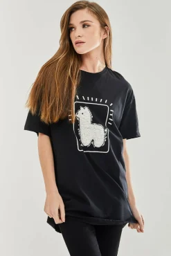 Women Liquorish Llama Oversized T-Shirt In