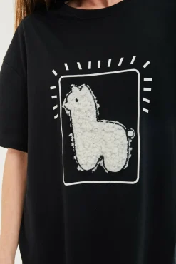 Women Liquorish Llama Oversized T-Shirt In