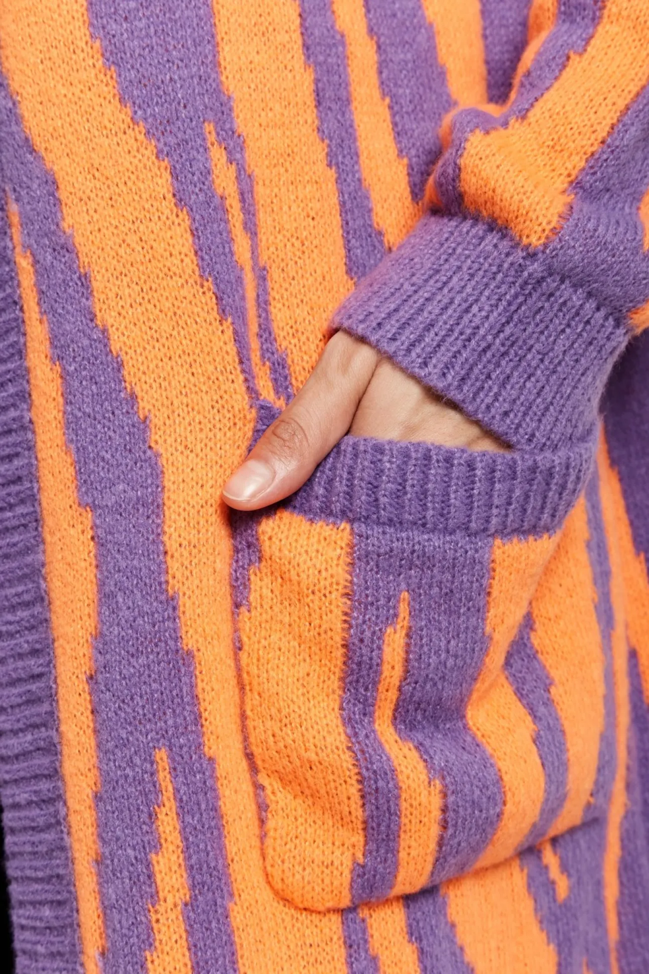 Women Liquorish Longline Cardigan In Orange And Purple