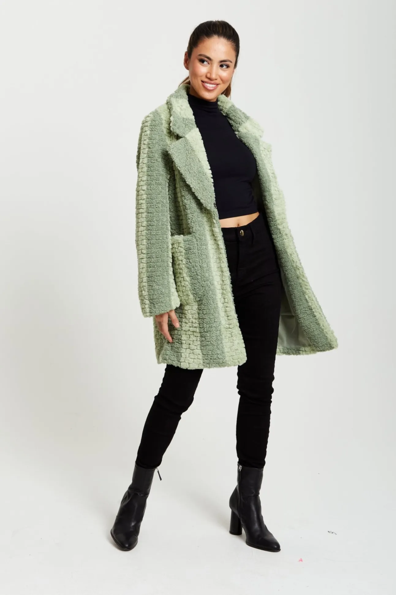 Women Liquorish Teddy Coat In Stripe