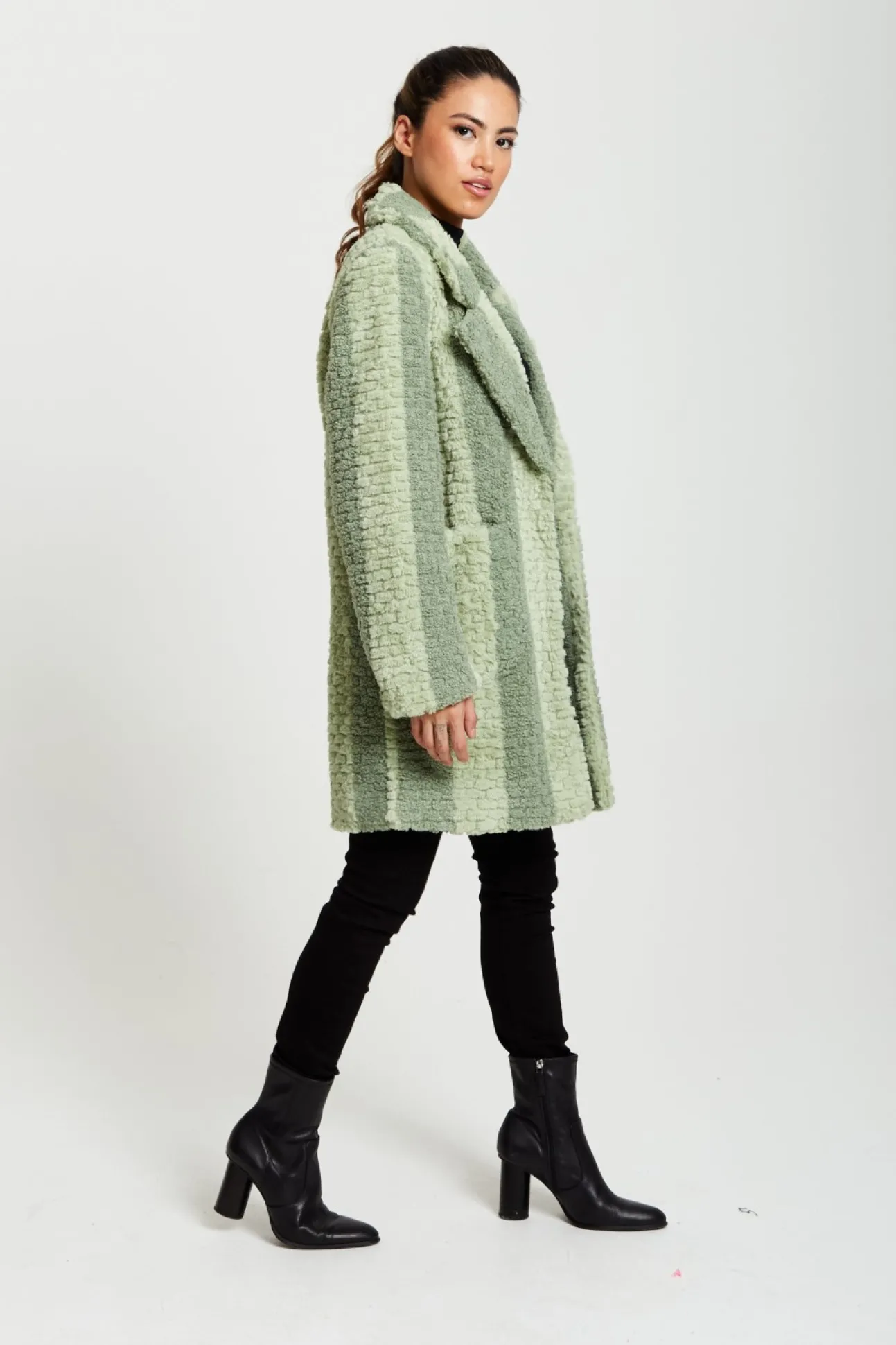 Women Liquorish Teddy Coat In Stripe