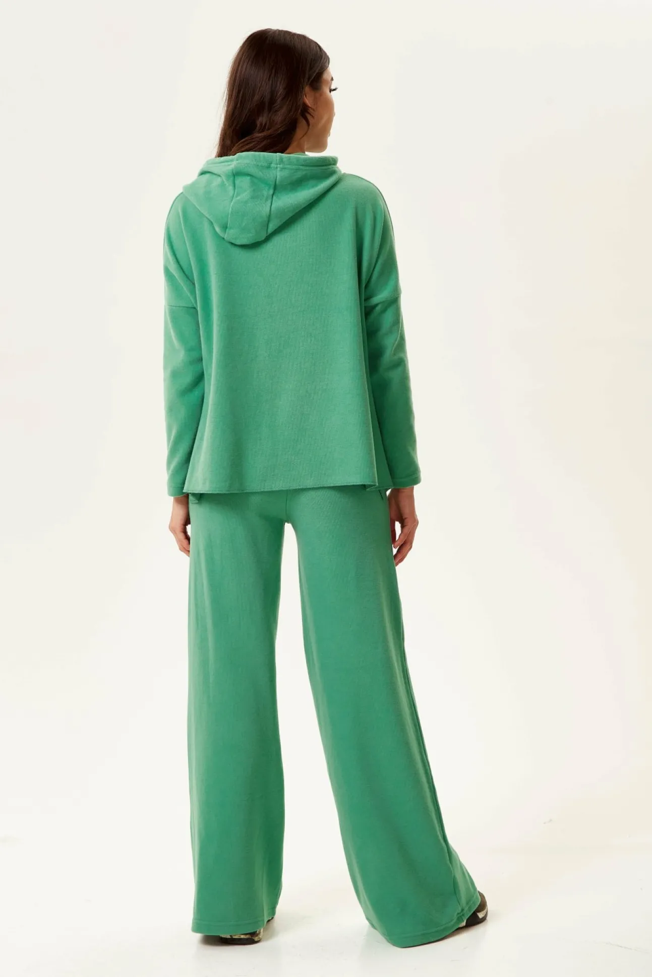 Women Liquorish Wide-Leg Tracksuit Pant In