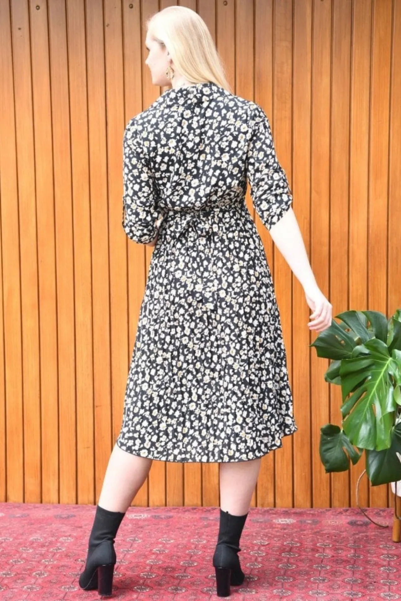 Women Mela London Ditsy Daisy Pleated Midi Dress