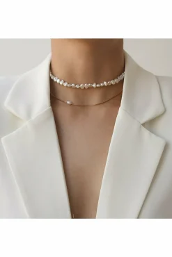Women White Leaf Freshwater Pearl Choker In Gold