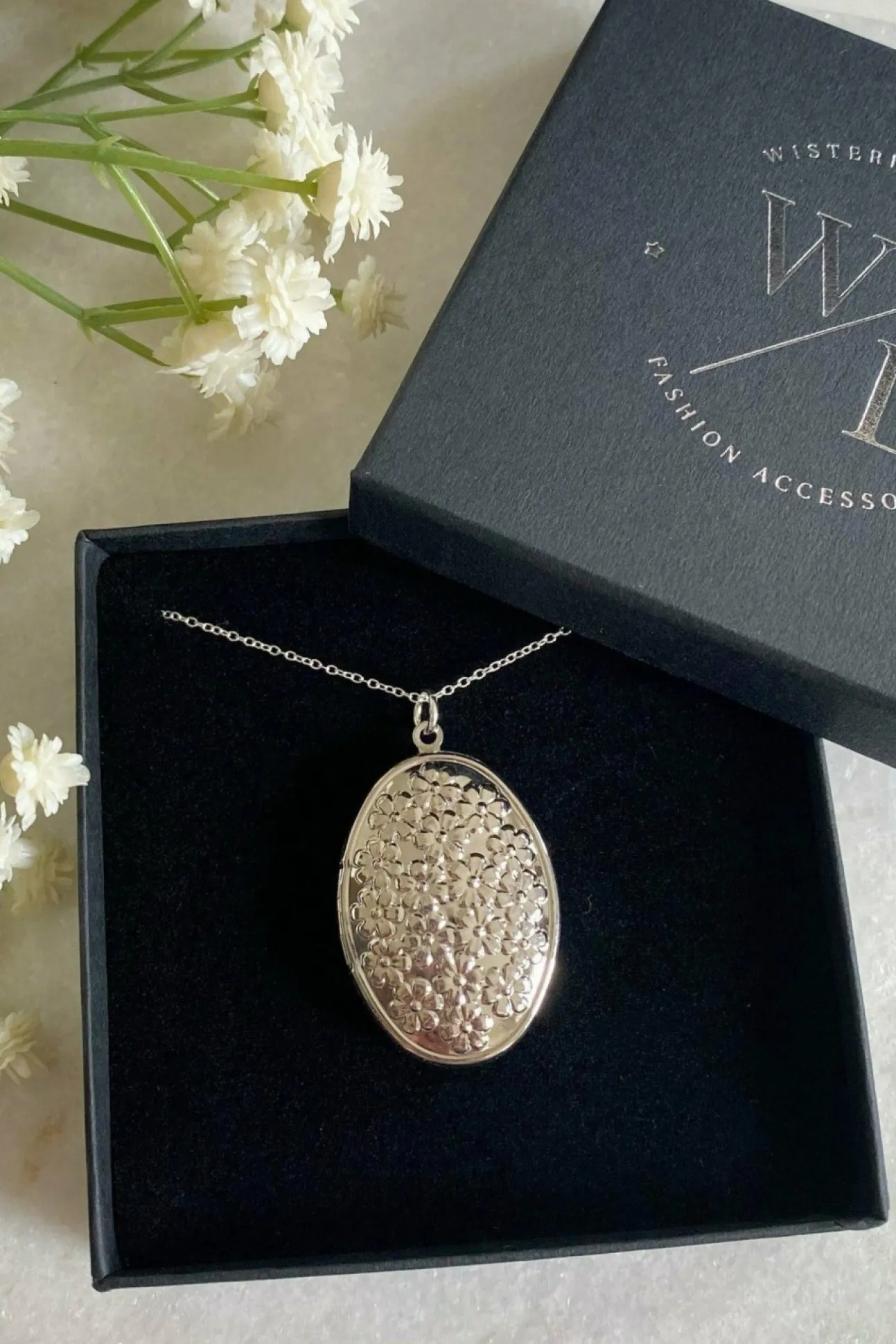 Women Wisteria London Blossom Flower Oval Locket