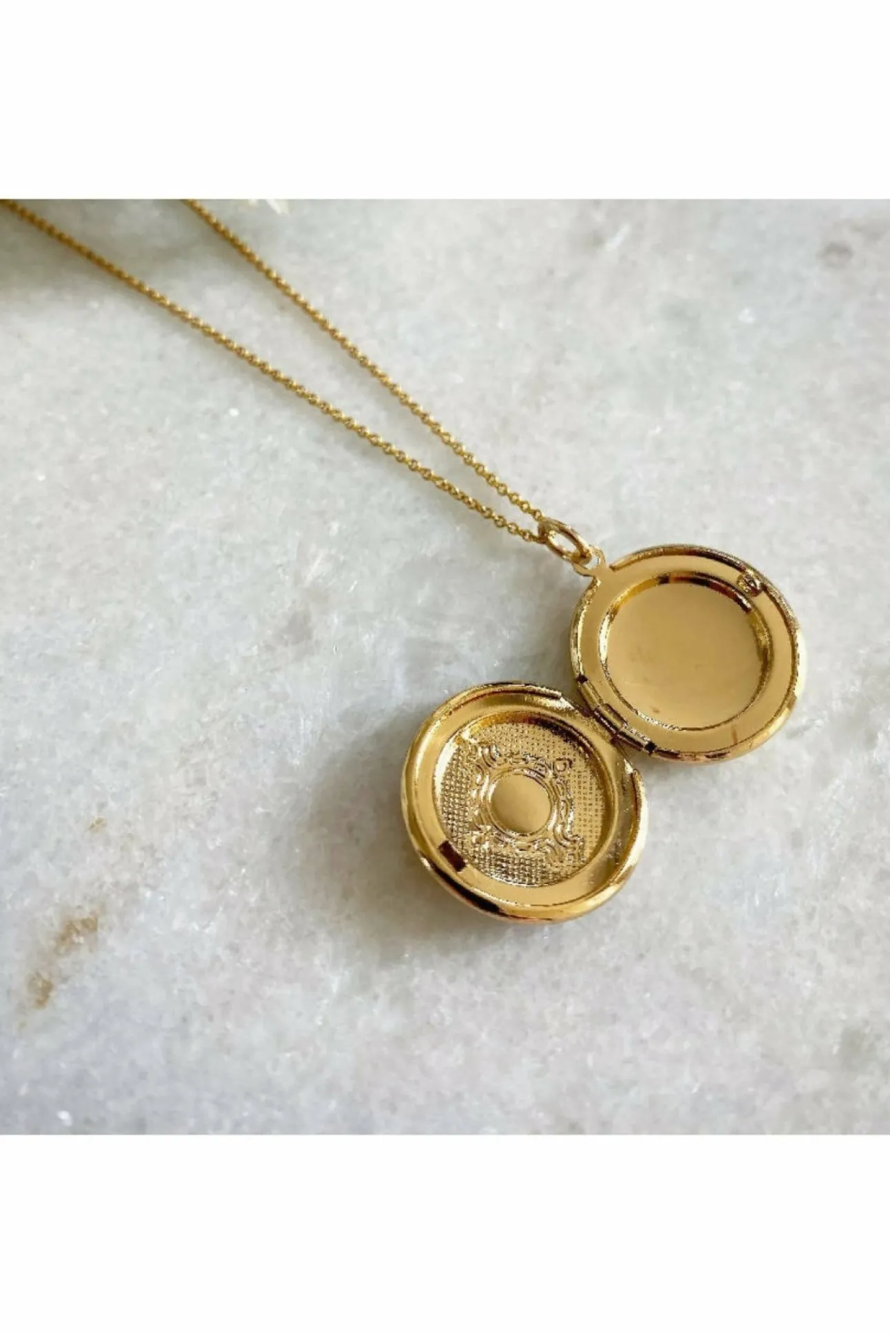 Women Wisteria London Martha Filigree Locket
